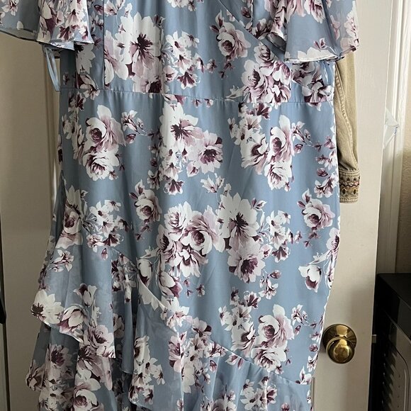 Floral unique dress - Picture 3 of 3